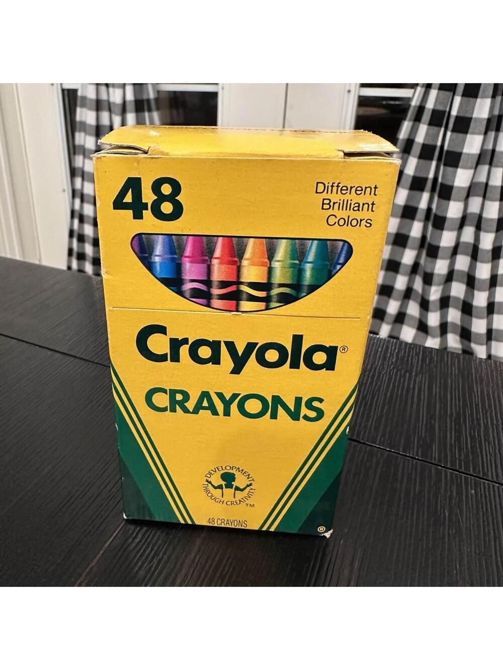 Vintage 1988 Crayola 48 Count Crayons Box Binney Smith Made In USA NOS Unused
